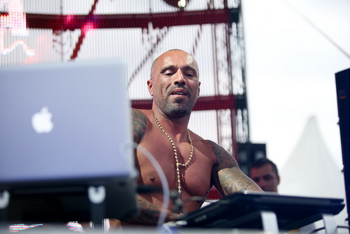 David Morales u Papayi na Zrcu