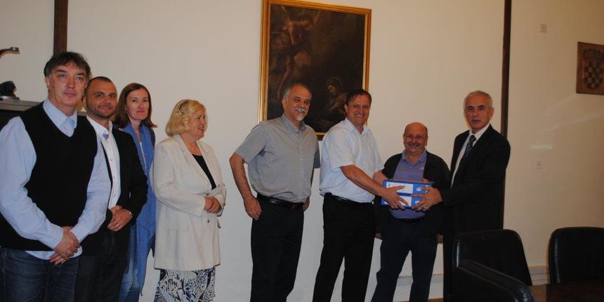 Protiv raka u dva koraka: Županu predano čak 13.580 potpisa, foto: Narodni list Protiv raka u dva koraka: Županu predano čak 13.580 potpisa, foto: Narodni list