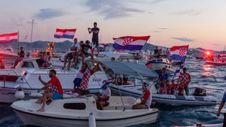 Veličanstven doček četvorice zadarskih Vatrenih od Gradskog mosta do Foruma