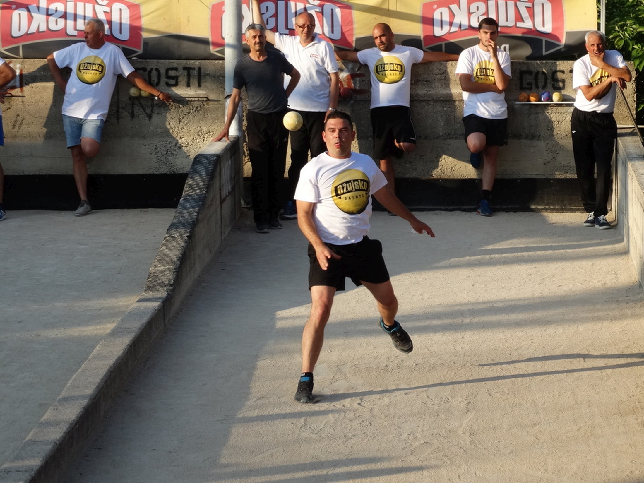 Ožujsko balote kup u Vukšiću