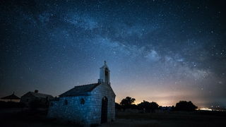 Prekrasan pogled na Mliječni put na noćnom nebu iznad Kamenjaka. Foto: Vinko Pešić Prekrasan pogled na Mliječni put na noćnom nebu iznad Kamenjaka. Foto: Vinko Pešić
