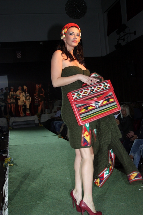 Hrvatske manekenke predstavile “Ličku ružu” Mine Petre, foto: FAMA