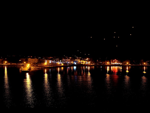 Advent na Viru: Sveta Luce razveselila virske mališane, upaljena treća adventska svijeća Advent na Viru: Sveta Luce razveselila virske mališane, upaljena treća adventska svijeća