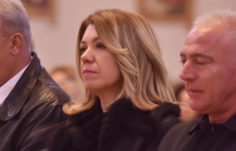 Kistanje: Zadarski nadbiskup Želimir Puljić blagoslovio relikvije sv. Nikole. Foto: Hrvoje Jelavić/PIXSELL Kistanje: Zadarski nadbiskup Želimir Puljić blagoslovio relikvije sv. Nikole. Foto: Hrvoje Jelavić/PIXSELL