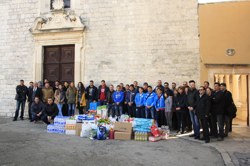Zadarski sportaši i sportski novinari velikog srca napunili Socijalnu samoposlugu Zadarski sportaši i sportski novinari velikog srca napunili Socijalnu samoposlugu
