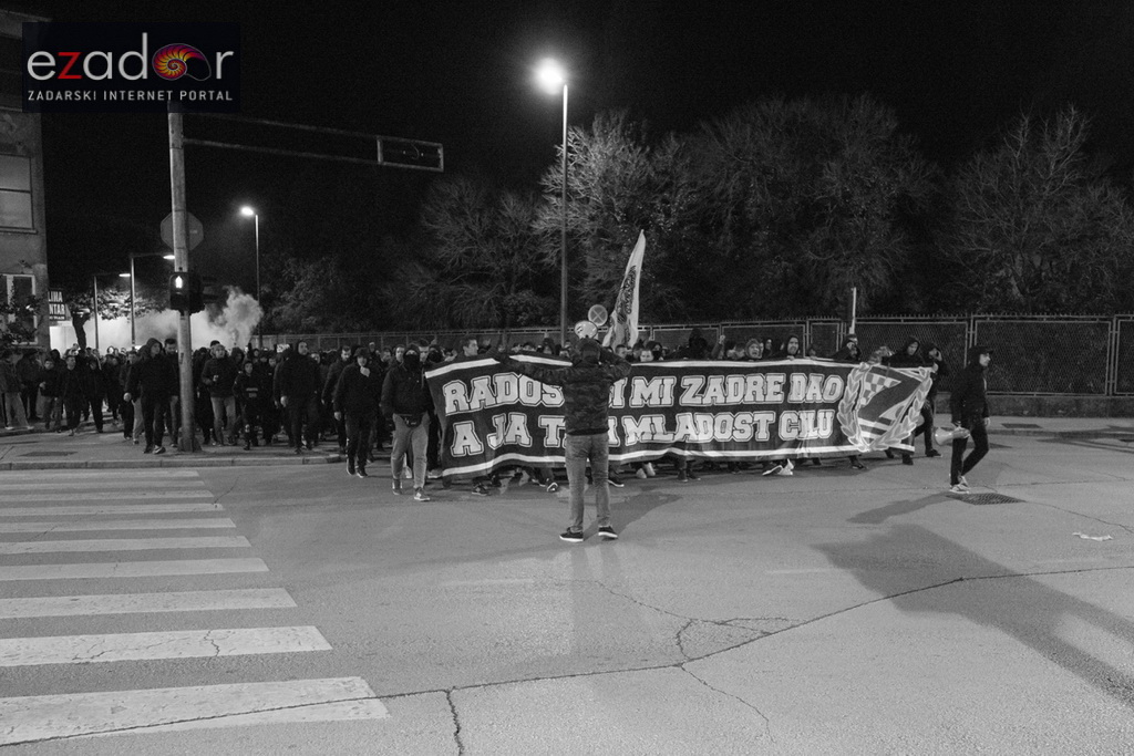 Okupljanje Tornada na Forumu i korteo do Krešinog doma Okupljanje Tornada na Forumu i korteo do Krešinog doma