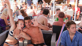 Odbojkaški turnir i pjena party u Bibnjama, foto: Leo Banić