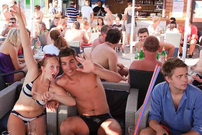 Odbojkaški turnir i pjena party u Bibnjama, foto: Leo Banić