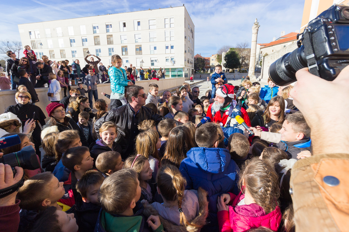 Badnjak 2016: Blagdanski đir po gradu 24. prosinca Badnjak 2016: Blagdanski đir po gradu 24. prosinca