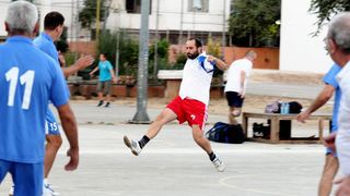 Na Stanovima se uz boćarski turnir održao i revijalni nogometni turnir. Osim prijavljenih ekipa, snage su ponovno odmjeravali liječnici Opće bolnice Zadar i predstavnici poglavarstva Grada Zadra. Na Stanovima se uz boćarski turnir održao i revijalni nogometni turnir. Osim prijavljenih ekipa, snage su ponovno odmjeravali liječnici Opće bolnice Zadar i predstavnici poglavarstva Grada Zadra.