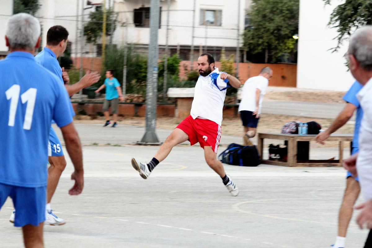 Na Stanovima se uz boćarski turnir održao i revijalni nogometni turnir. Osim prijavljenih ekipa, snage su ponovno odmjeravali liječnici Opće bolnice Zadar i predstavnici poglavarstva Grada Zadra. Na Stanovima se uz boćarski turnir održao i revijalni nogometni turnir. Osim prijavljenih ekipa, snage su ponovno odmjeravali liječnici Opće bolnice Zadar i predstavnici poglavarstva Grada Zadra.