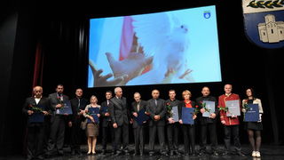Zadar, 160413.
HNK Zadar. Obiljezavanje 20 godina zadarske zupanije.
Na fotografiji: detalj s proslave; dobitnici nagrada zupanije.
Foto: Luka Gerlanc / CROPIX Zadar, 160413.
HNK Zadar. Obiljezavanje 20 godina zadarske zupanije.
Na fotografiji: detalj s proslave; dobitnici nagrada zupanije.
Foto: Luka Gerlanc / CROPIX