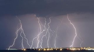 Zadarsko područje tijekom noći pogodilo je jako grmljavinsko nevrijeme, koje jse kasnije nastavilo obilno kišom u jutarnjim satima. Photo: Borna Filić/PIXSELL Zadarsko područje tijekom noći pogodilo je jako grmljavinsko nevrijeme, koje jse kasnije nastavilo obilno kišom u jutarnjim satima. Photo: Borna Filić/PIXSELL