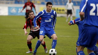 Zadar, 200310
Nogometna utakmica  T Com 1.HNL NK Zadar – NK Medjimurje. Stadion Stanovi u Zadru. 
Igrac Zadra (plavi) Igor Banovic.
Foto: Jure Miskovic / CROPIX