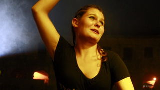 Pula, 180811.
Arena Fest 2011.
Na kraju koncertne sezone u pulskoj Areni na Arena Festu nastupaju tri europska benda: Apocalyptica, Guano Apes i Laibach.
Na slici: publika.
Foto: Goran Sebelic / CROPIX Pula, 180811.
Arena Fest 2011.
Na kraju koncertne sezone u pulskoj Areni na Arena Festu nastupaju tri europska benda: Apocalyptica, Guano Apes i Laibach.
Na slici: publika.
Foto: Goran Sebelic / CROPIX