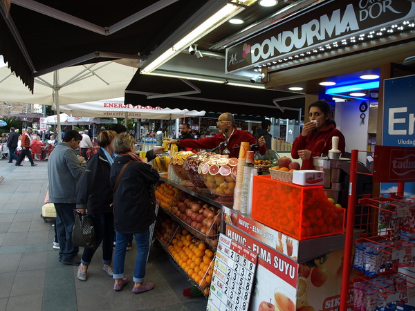 OLYMPUS DIGITAL CAMERA OLYMPUS DIGITAL CAMERA