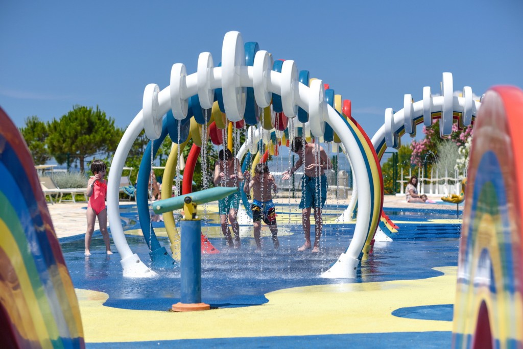 Obitelj Mandić uživa u ljetnim radostima u Zatonu Obitelj Mandić uživa u ljetnim radostima u Zatonu