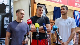 Druženje s košakašima povodom 60. rođendana Dražena Petrovića Druženje s košakašima povodom 60. rođendana Dražena Petrovića