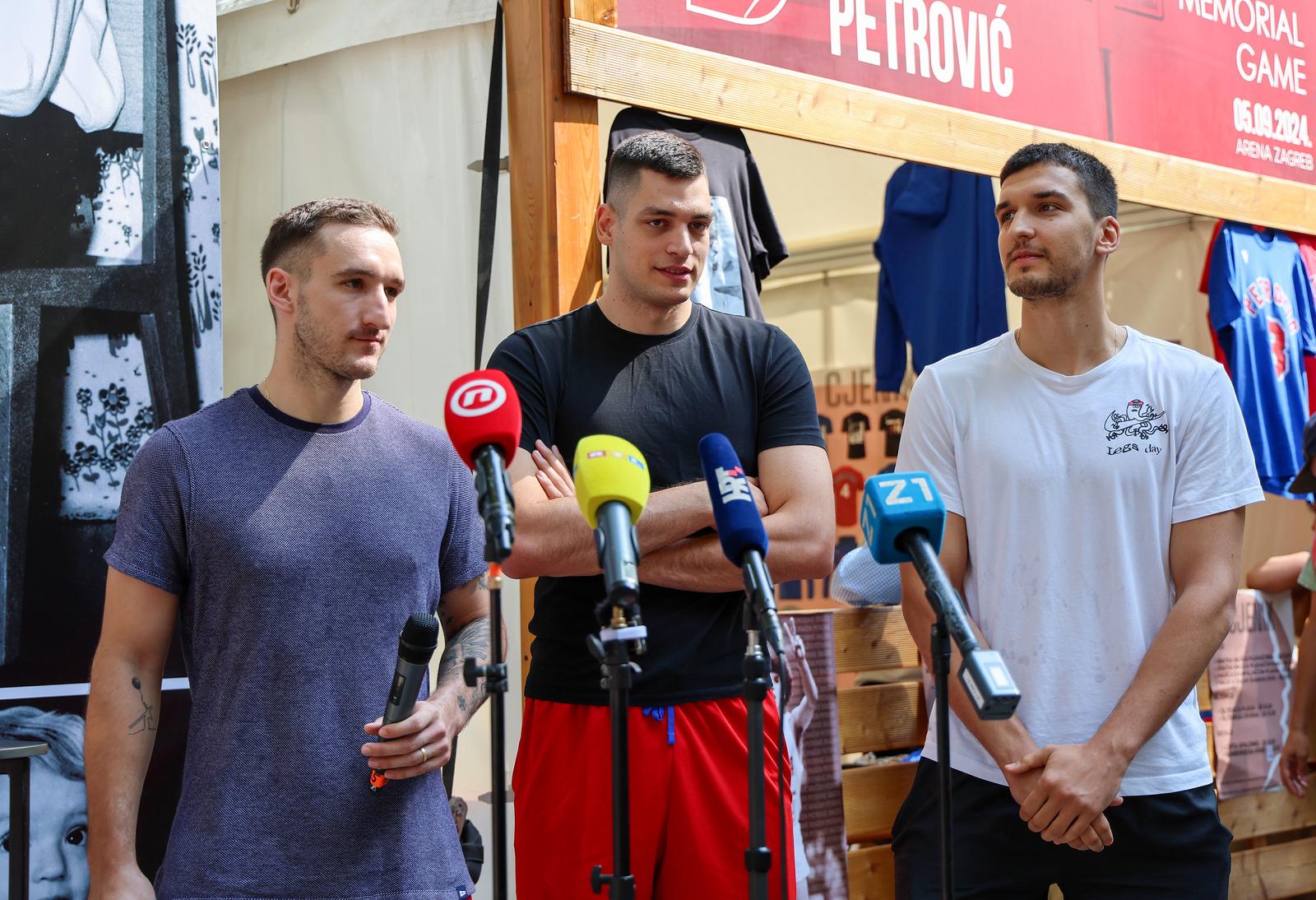 Druženje s košakašima povodom 60. rođendana Dražena Petrovića Druženje s košakašima povodom 60. rođendana Dražena Petrovića