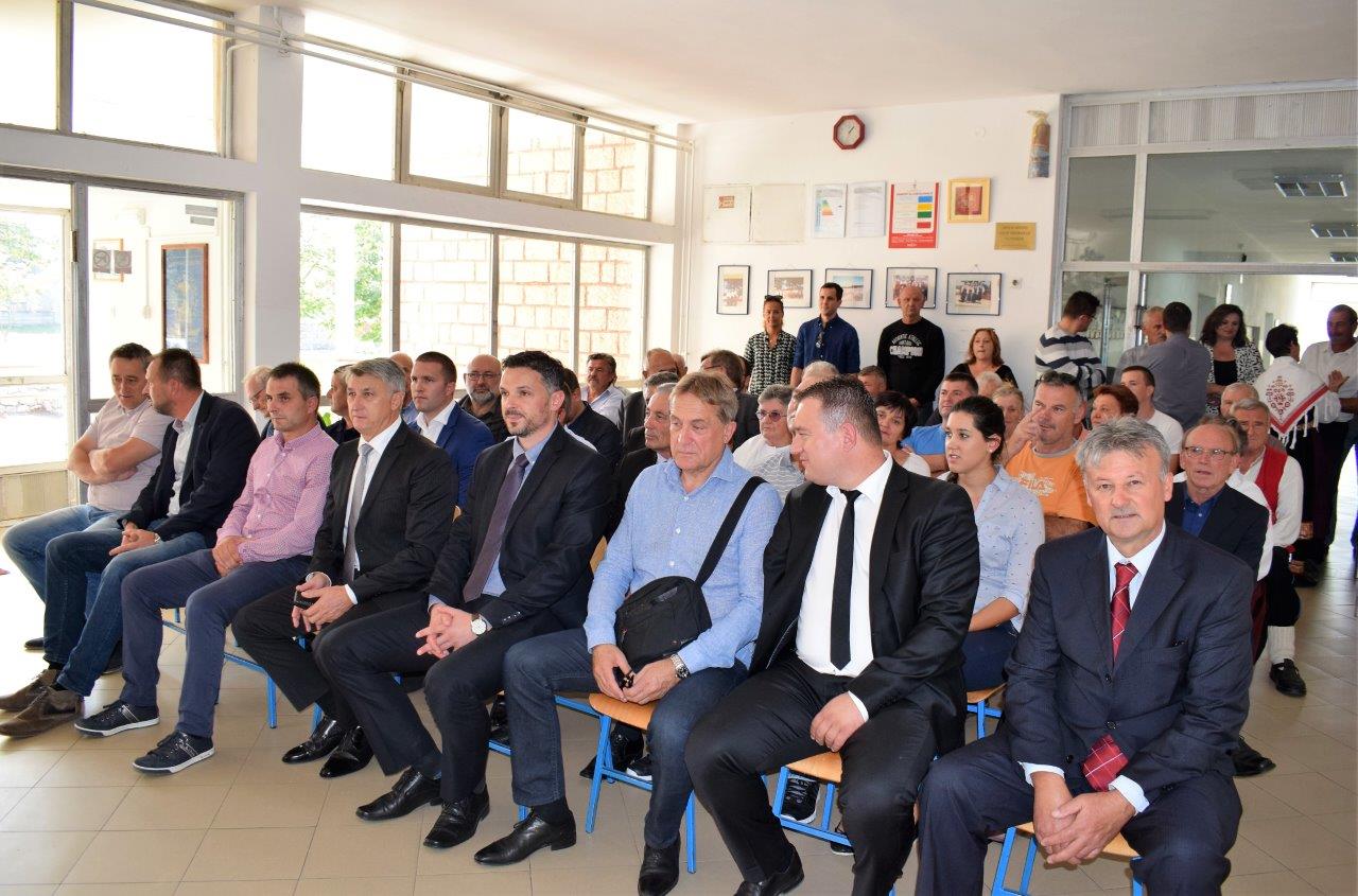 Dan Općine Galovac: Župan Longin otvorio Dom kulture Dan Općine Galovac: Župan Longin otvorio Dom kulture