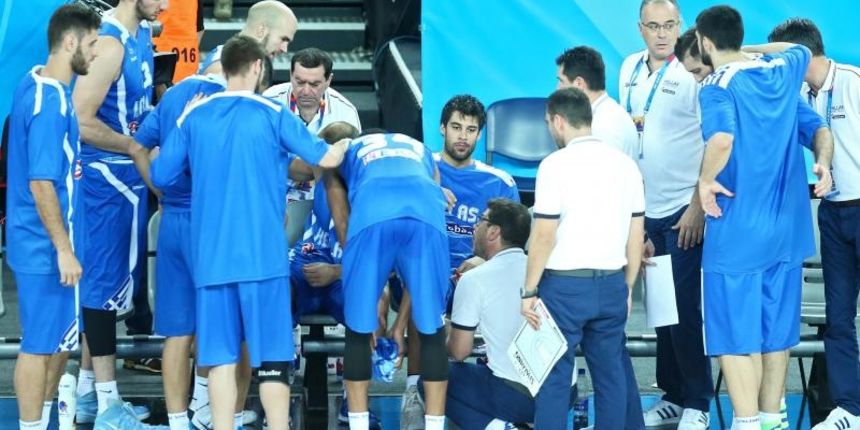 08.09.2015., Arena Zagreb, Zagreb – EuroBasket 2015., skupina C, 3. kolo, Gruzija – Grcka. Klupa Grcke. Photo: Sanjin Strukic/PIXSELL 08.09.2015., Arena Zagreb, Zagreb – EuroBasket 2015., skupina C, 3. kolo, Gruzija – Grcka. Klupa Grcke. Photo: Sanjin Strukic/PIXSELL