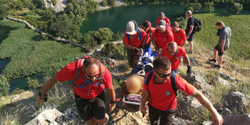 HGSS u akciji spašavanja žene koja je slomila nogu na Kudinom mostu HGSS u akciji spašavanja žene koja je slomila nogu na Kudinom mostu
