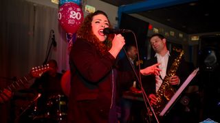 U Famous beach and grill baru Rockatansky bend proslavio je 20 godina djelovanja U Famous beach and grill baru Rockatansky bend proslavio je 20 godina djelovanja