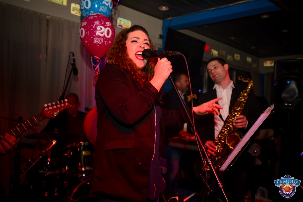 U Famous beach and grill baru Rockatansky bend proslavio je 20 godina djelovanja U Famous beach and grill baru Rockatansky bend proslavio je 20 godina djelovanja