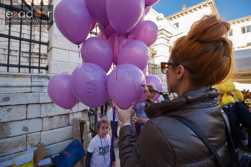 Zadarski Palčići pustili u zrak stotine ljubičastih balona