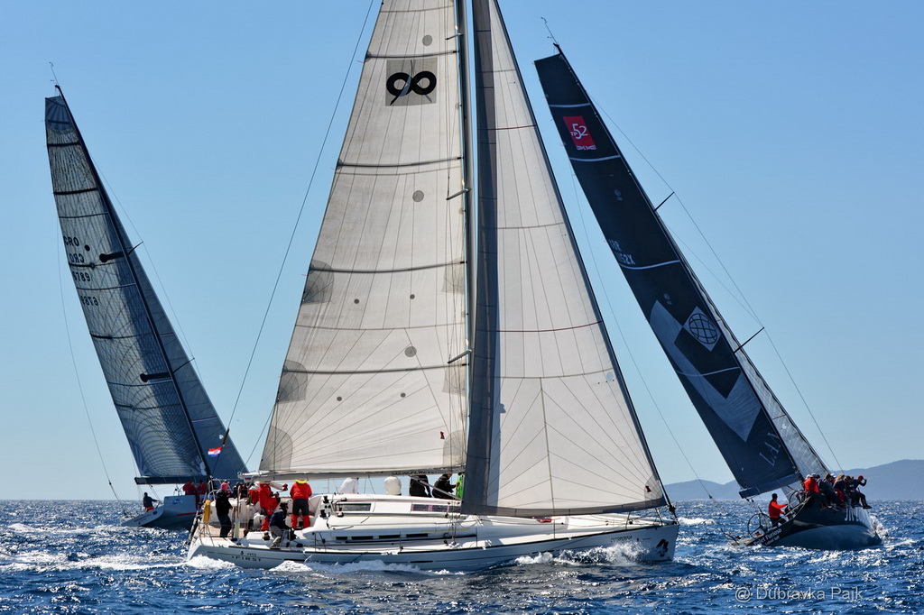 U hvarskom akvatoriju održana XXI. Uskršnja regata U hvarskom akvatoriju održana XXI. Uskršnja regata