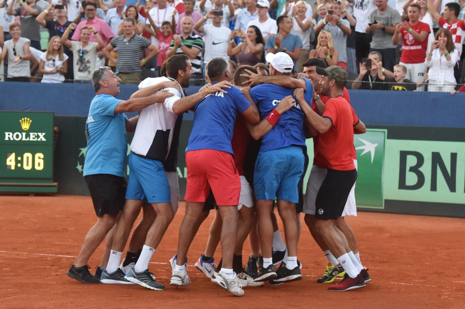Slavlje hrvatskih tenisača nakon pobjede nad SAD-om Slavlje hrvatskih tenisača nakon pobjede nad SAD-om
