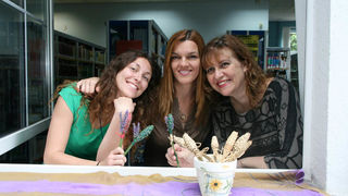 Danas je održana kreativna radionica za velike i male u organizaciji Dječjeg odjela Gradske knjižnice Zadar: izrada stručaka i jastučića od lavande od 10-12 h. Radionicu je vodila gospođa Jadranka Plantak. Foto by Lucija Juravic Danas je održana kreativna radionica za velike i male u organizaciji Dječjeg odjela Gradske knjižnice Zadar: izrada stručaka i jastučića od lavande od 10-12 h. Radionicu je vodila gospođa Jadranka Plantak. Foto by Lucija Juravic