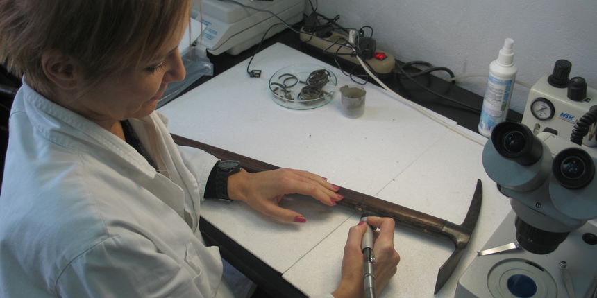 U Arheološkom muzeju Zadar restauriran jedan od najstarijih alpinističkih cepina u Hrvatskoj U Arheološkom muzeju Zadar restauriran jedan od najstarijih alpinističkih cepina u Hrvatskoj