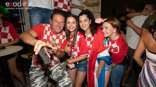 Čudesna noć: Velika fešta ulicama Zadra nakon plasmana Vatrenih u finale SP Čudesna noć: Velika fešta ulicama Zadra nakon plasmana Vatrenih u finale SP