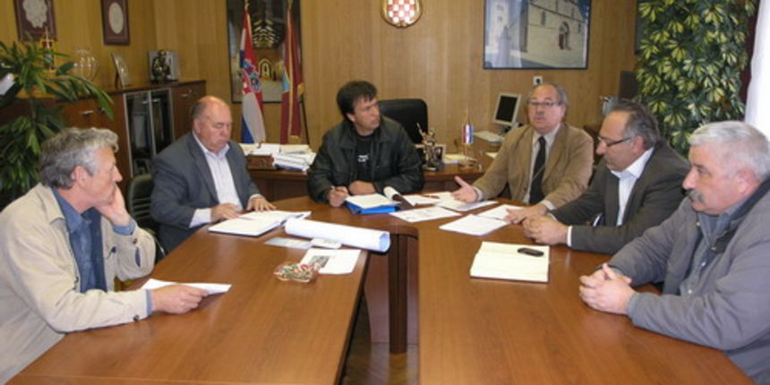 Paški županijski vijećnici i Bukša (Foto: J. Portada)