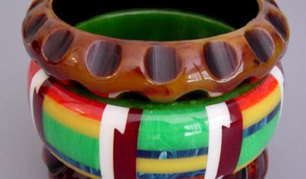 Okitite se hrpom narukvica! (moda.com)