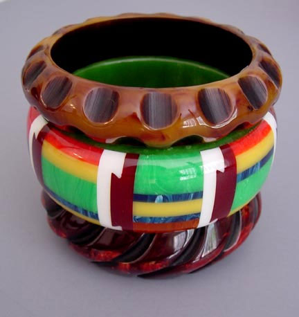 Okitite se hrpom narukvica! (moda.com)