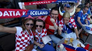 Veseli hrvatski navijači u Rostovu na Donu