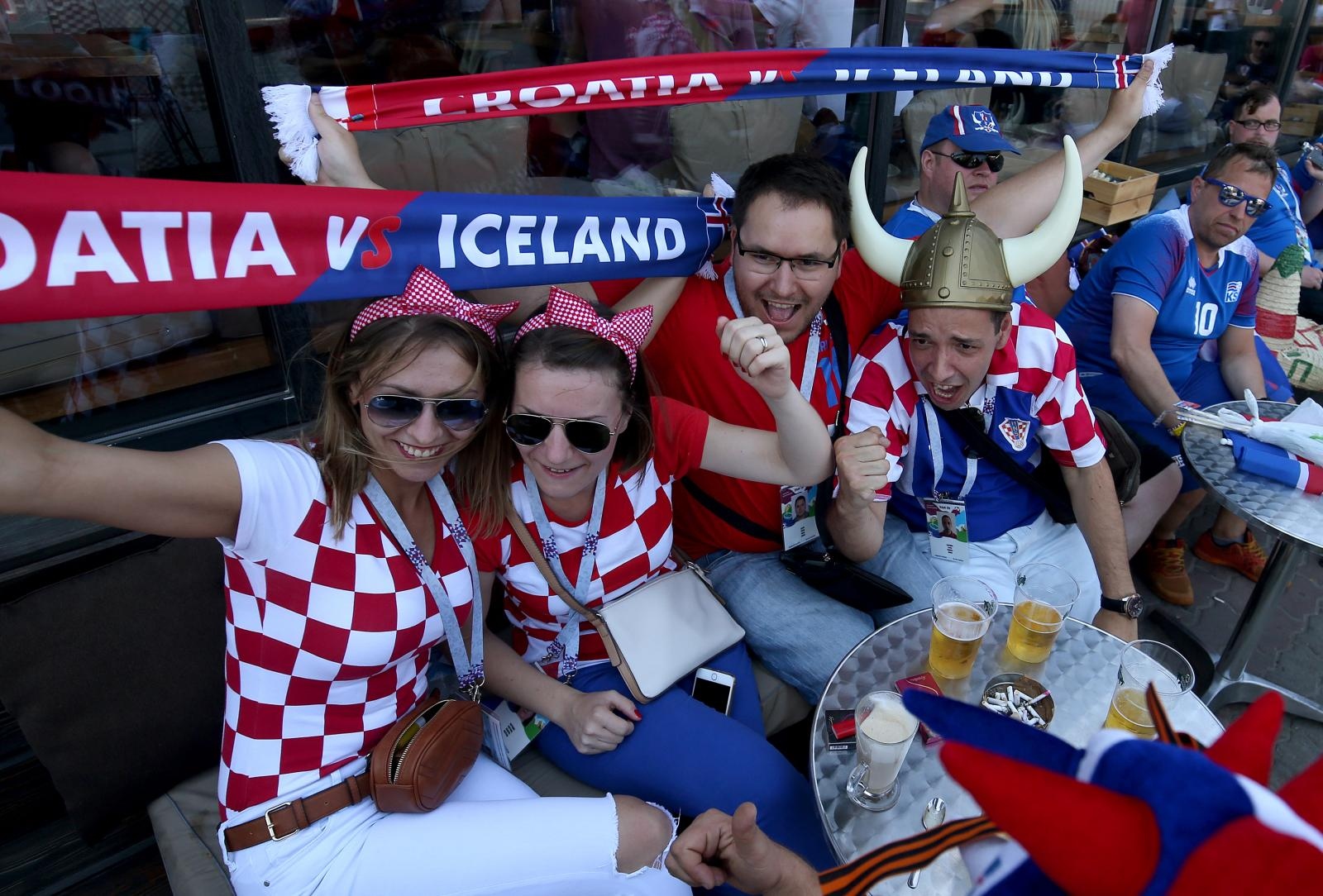 Veseli hrvatski navijači u Rostovu na Donu