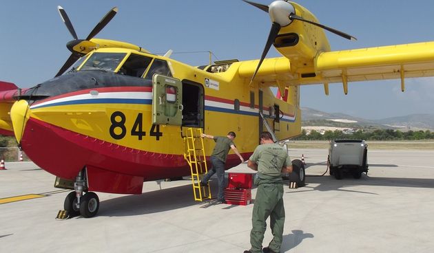 U Zemuniku i Splitu pregledi i priprema protupožarnih aviona