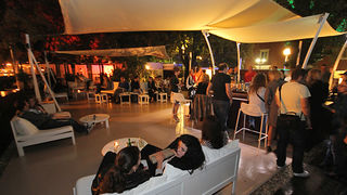 Image 953295 (auto) Image 953295 (auto)