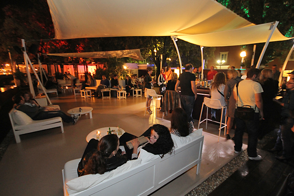 Image 953295 (auto) Image 953295 (auto)