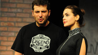 Zadar, 13.12.2012. snimio: Nenad Marčev
komedija
Miro Gavran
LUTKA,
redatelj: Mladena Gavran
igraju: Robert Kurbaša i Doris Pinčić
TEATAR GAVRAN
dramska pretplata
Velika dvorana HNK Zadar Zadar, 13.12.2012. snimio: Nenad Marčev
komedija
Miro Gavran
LUTKA,
redatelj: Mladena Gavran
igraju: Robert Kurbaša i Doris Pinčić
TEATAR GAVRAN
dramska pretplata
Velika dvorana HNK Zadar