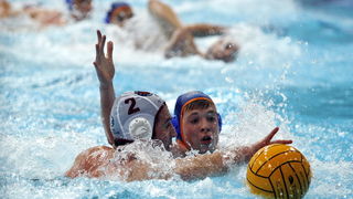 Zadar, 191209.
U Zadru se danas i sutra odrzava kvalifikacijski turnir Kupa Hrvatske u vaterpolu.
Utakmica VK Jug (bijeli) – VK Mornar (plavi).
Foto: Jure Miskovic / CROPIX