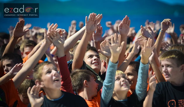 #ZDBT2017: Snimanje Milenijske fotografije košarkaške lopte na Pozdravu suncu