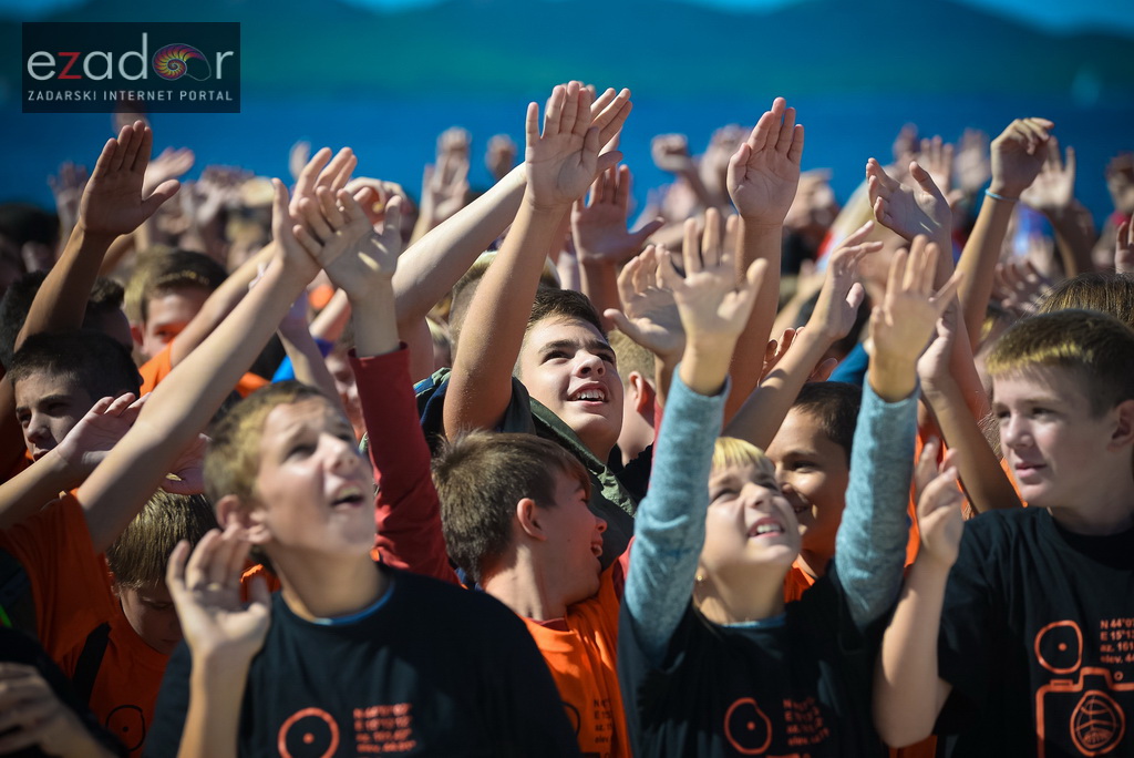 #ZDBT2017: Snimanje Milenijske fotografije košarkaške lopte na Pozdravu suncu #ZDBT2017: Snimanje Milenijske fotografije košarkaške lopte na Pozdravu suncu