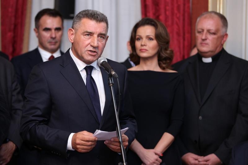 , Zagreb – U Dvercu je odrzana dodjela povelje pocasnog gradjanina Zagreba generalu Anti Gotovini. Photo: Anto Magzan/PIXSELL , Zagreb – U Dvercu je odrzana dodjela povelje pocasnog gradjanina Zagreba generalu Anti Gotovini. Photo: Anto Magzan/PIXSELL