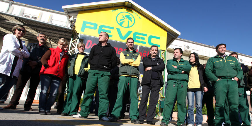 Na fotografiji: radnici Peveca u Zadru Foto : Vladimir Ivanov / CROPIX