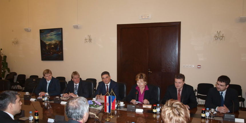 Izaslanstvo Južnomoravske regije boravilo u posjetu Zadarskoj županiji (Foto: Zadarska županija) Izaslanstvo Južnomoravske regije boravilo u posjetu Zadarskoj županiji (Foto: Zadarska županija)