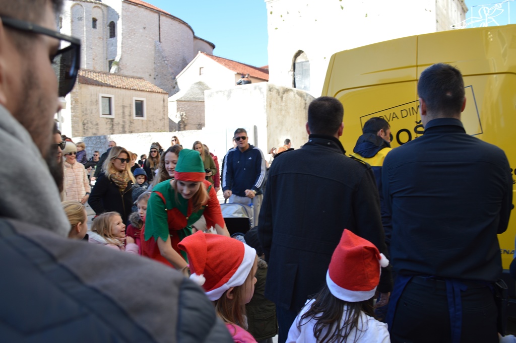 Djed Božićnjak iz Laponije stigao na Forum- poštom!